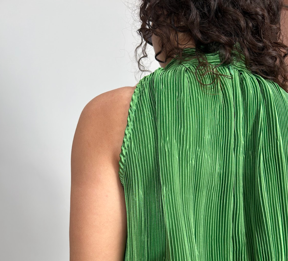 Turtle Neck Pleated Dress Green